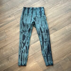 Lululemon wunder train - Size 6